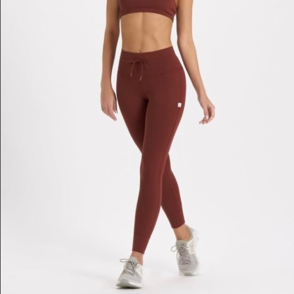 NWOT Vuori Daily Leggings, large, brick, never worn